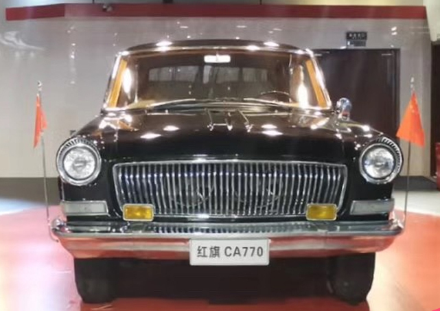 中國(guó)70周年慶的檢閱車(chē)-紅旗汽車(chē)